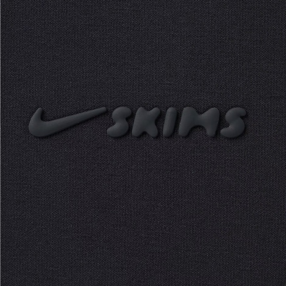 NikeSKIMS Matte Tricot
Women's Side-Snap Pants - Picture 12 of 15